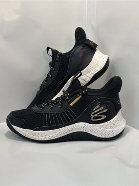Under Armour Youth Steph Curry 3Z7 Basketball Shoes Size 5Y Black/White 3026623